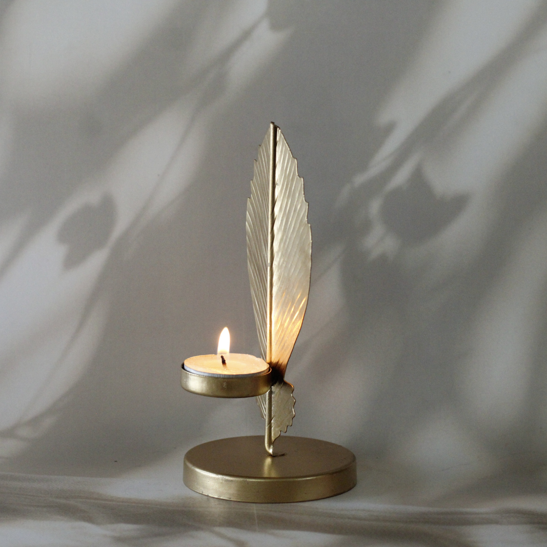 Earthy Rituals Candle Stand – Leaf-Shaped Design for Wicca & Sacred Ceremonies